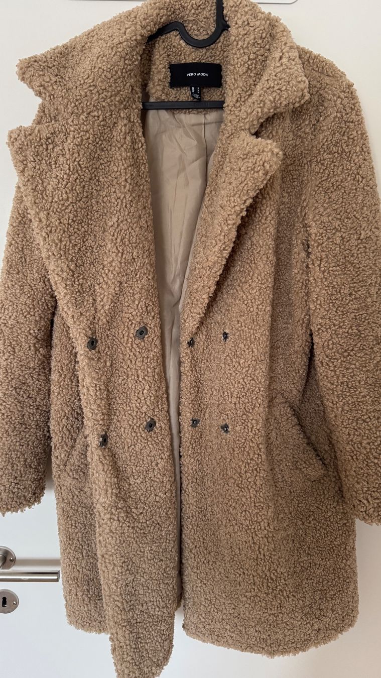 Vero Moda Mäntel: Wintermantel Teddyfell von Vero Moda, Gr. M – Gebraucht aus Luzern von Ecila007 2