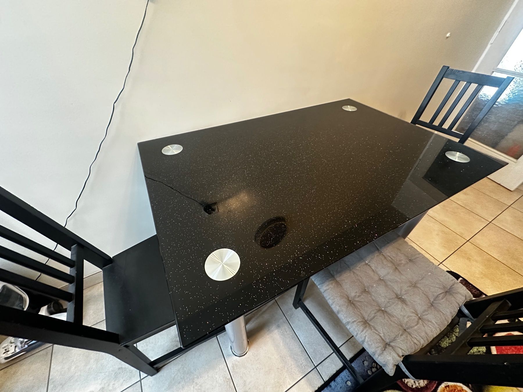 Tischset: Table de cuisine en verre avec 3 chaises – Gebraucht aus La Chaux-de-Fonds von mar_ts5d 1