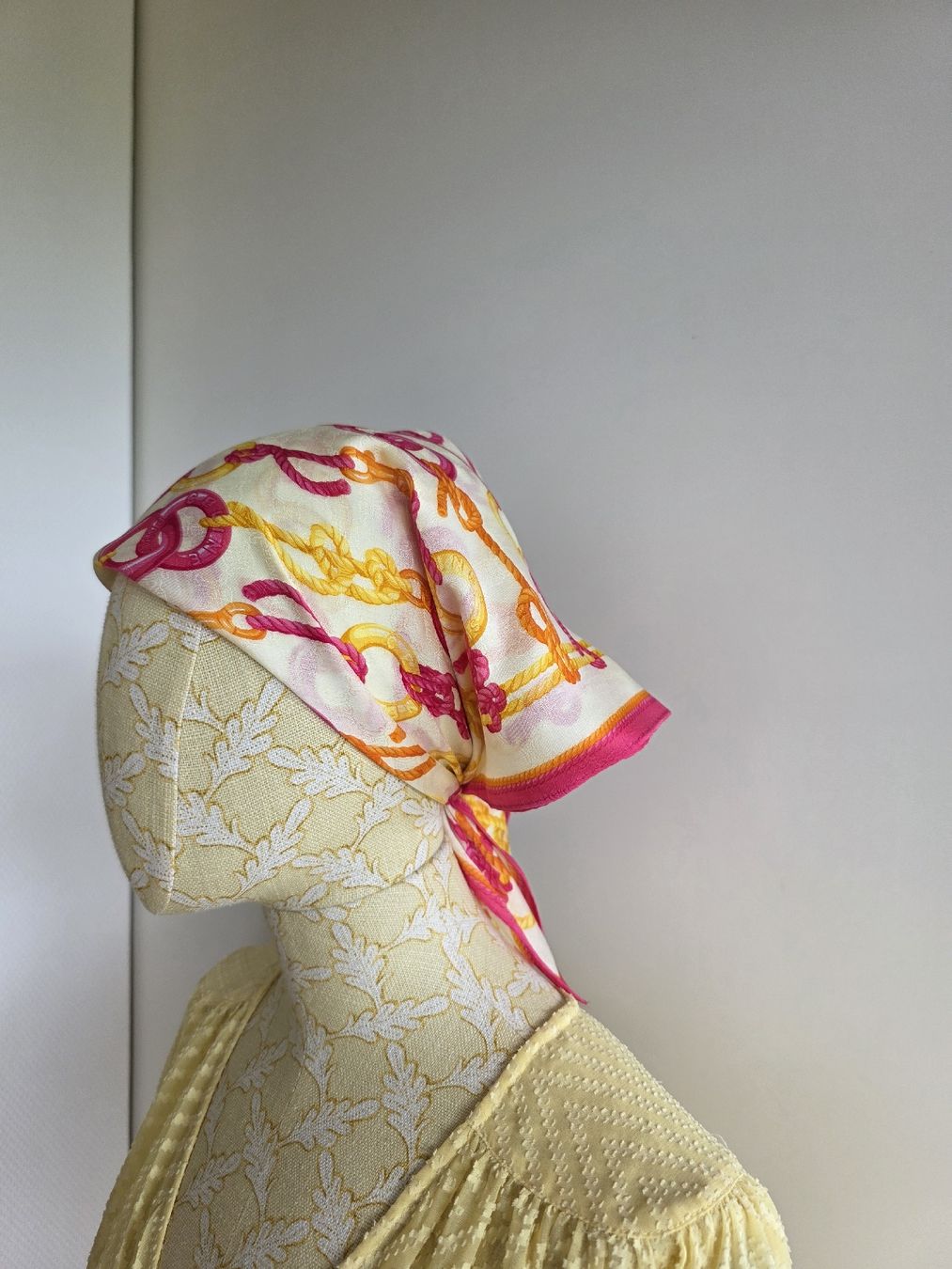 Celine Foulard & Sciarpe: CELINE Halstuch 58x58 cm Baumwolle Vintage – Nuovo (secondo la descrizione) da Zürich venduto da LIMAR 4