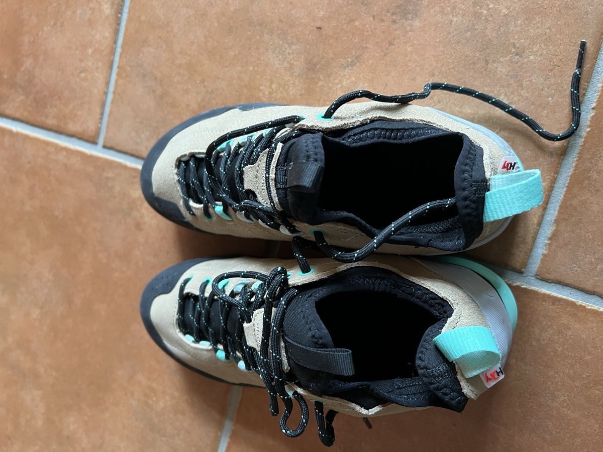Decathlon Scarpe da donna: Decathlon Trekking / Zustiegschuh – Nuovo (secondo la descrizione) da Arboldswil venduto da CJDA