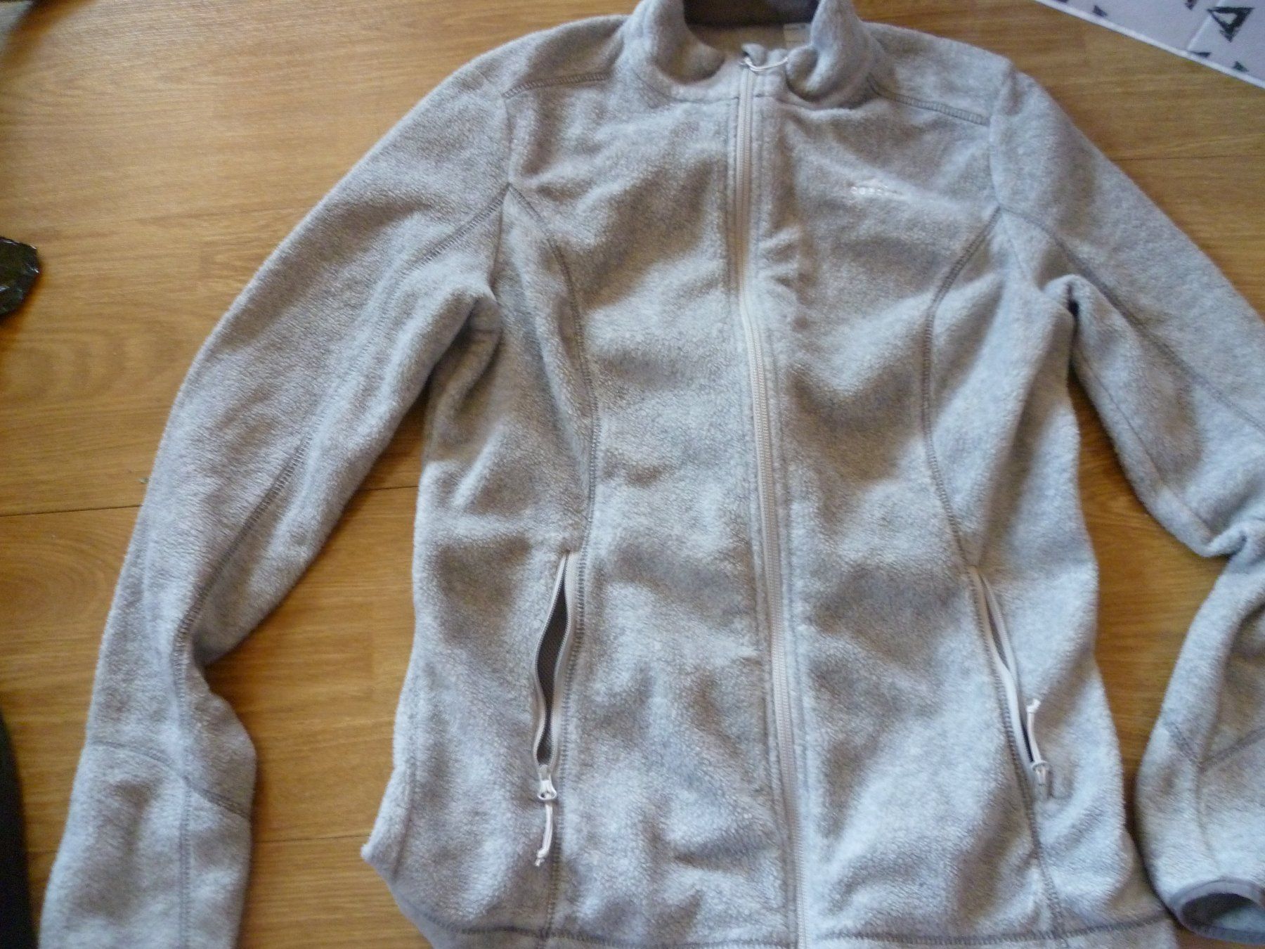 Decathlon Maglioni & Felpe: Pulli – Usato da Bargen BE venduto da angel611