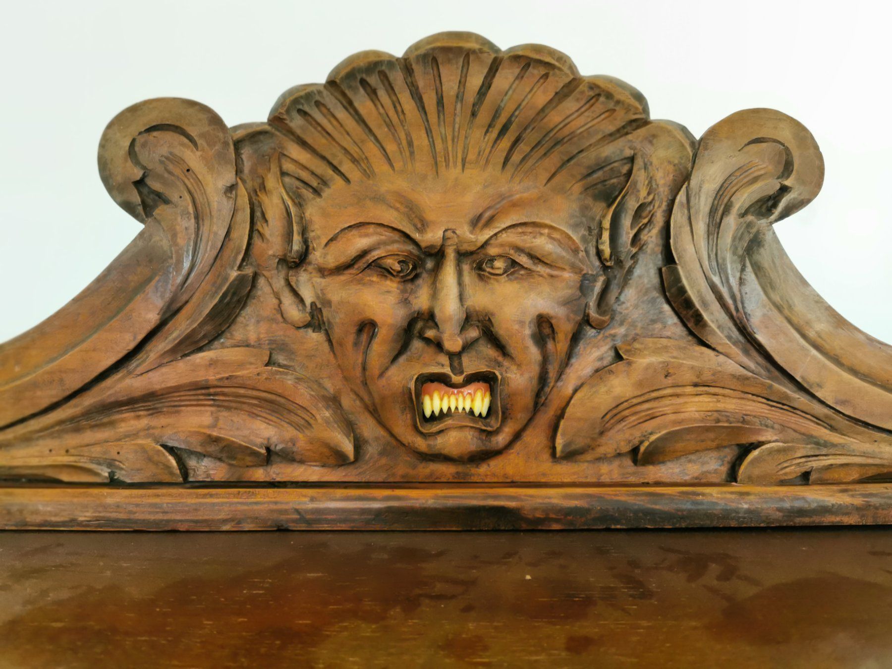 Cassettiere: Commode ancienne avec crânes – Usato da Pailly venduto da jme99 3