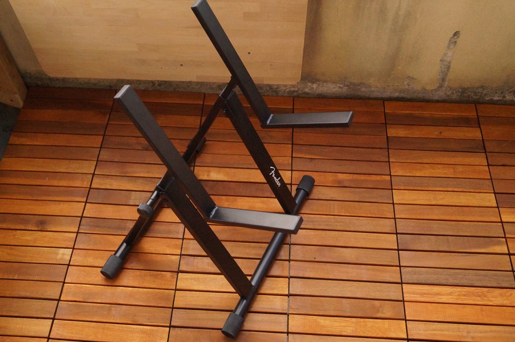 Altro in Decorazioni & Accessori: Fender Amp Stand - Large – Usato da Trimbach venduto da LordNeveris