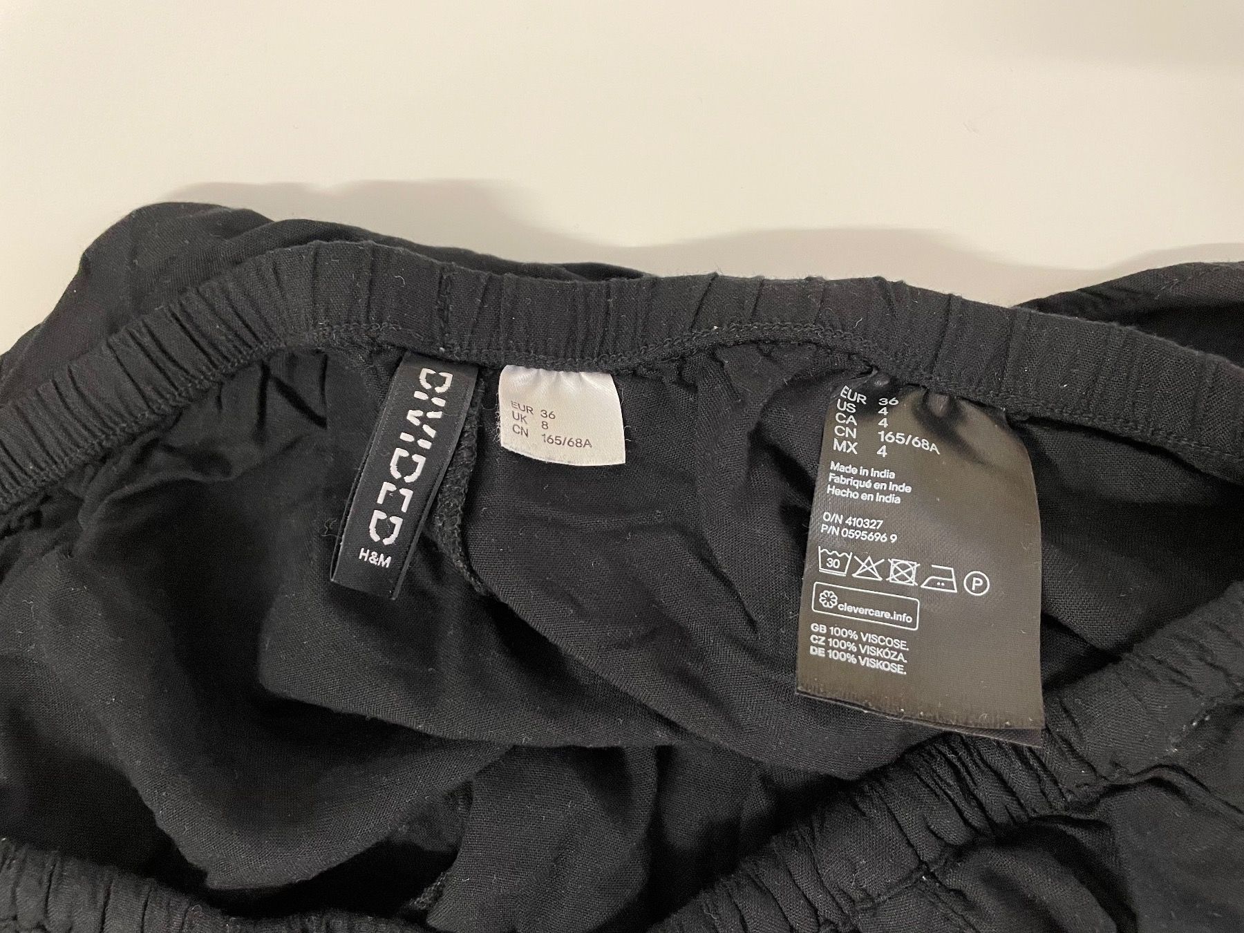 H&M Pantaloni: H&M Shorts 2 Stück – Usato da Basel venduto da Robyn20 8