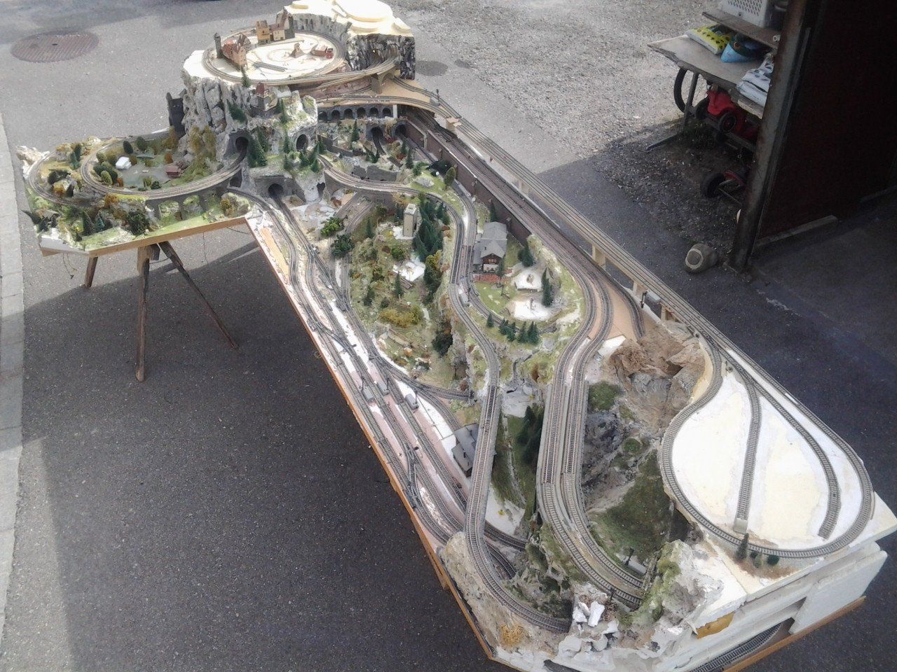 Märklin Modellini di ferrovie: Eisenbahnanlage – Usato da Hinwil venduto da rolifou