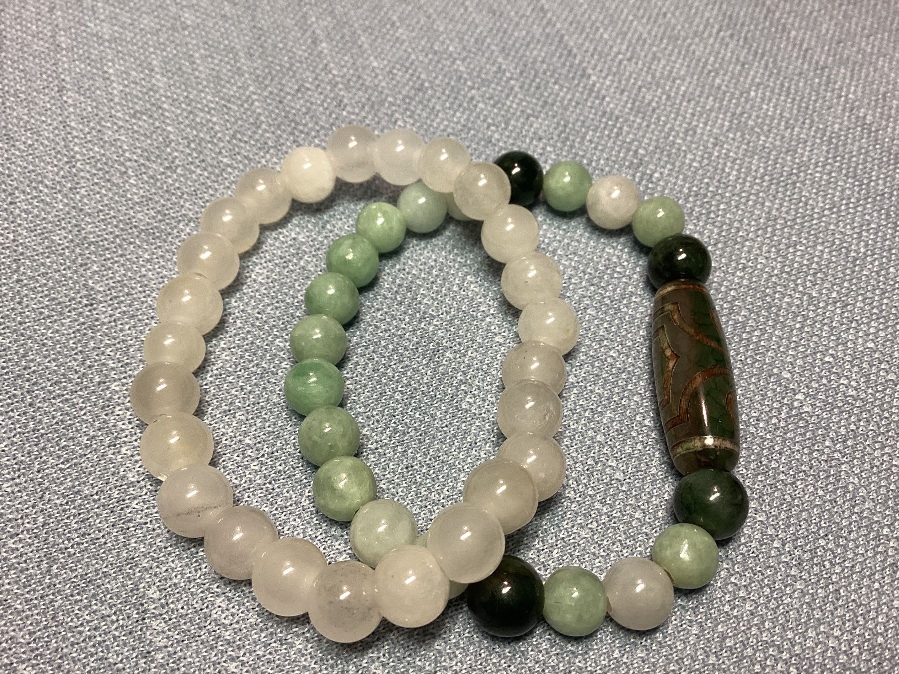 Bracciali & Braccialetti: 2 Jade Armbänder mit tibetischem Dzi-Stein – Nuovo e nell'imballaggio originale da Laax venduto da kri_95f5 3