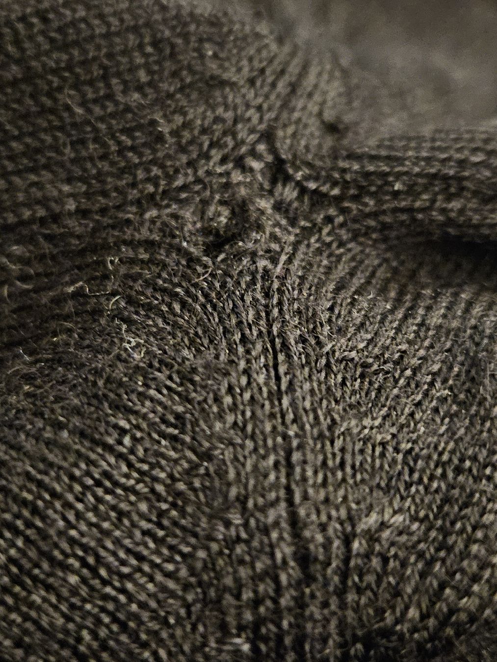 Maglioni & Felpe: Bruno Manetti Pullover Schwarz Gr 42 Seide Cashmere – Usato da Anwil venduto da tamoos 4