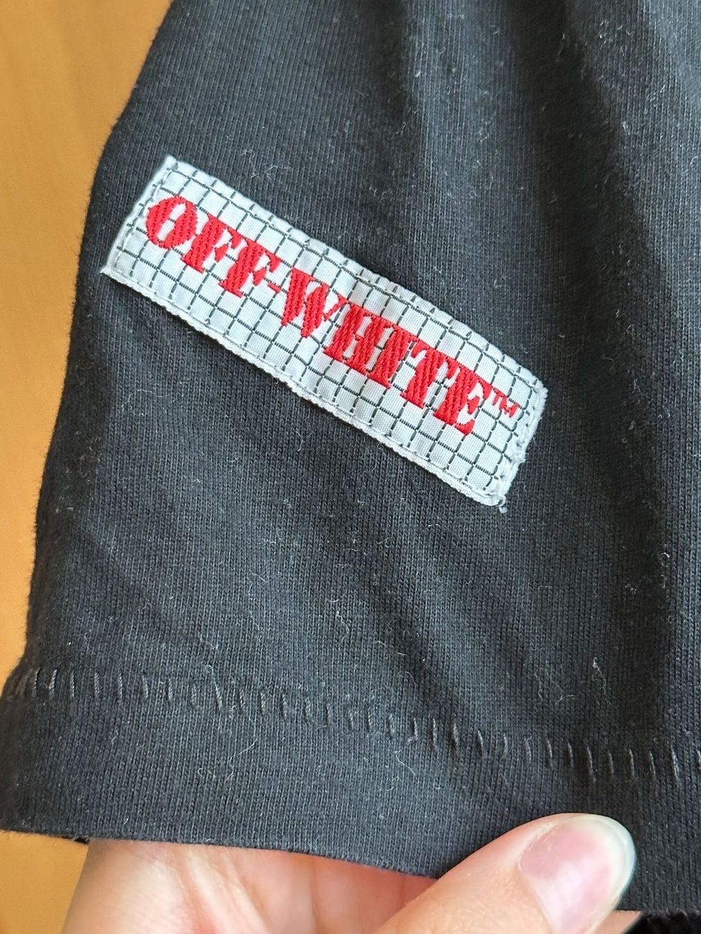 Off-White T-shirt: Vintage Off-White T-shirt – Usato da Schlieren venduto da car_2bwb 3