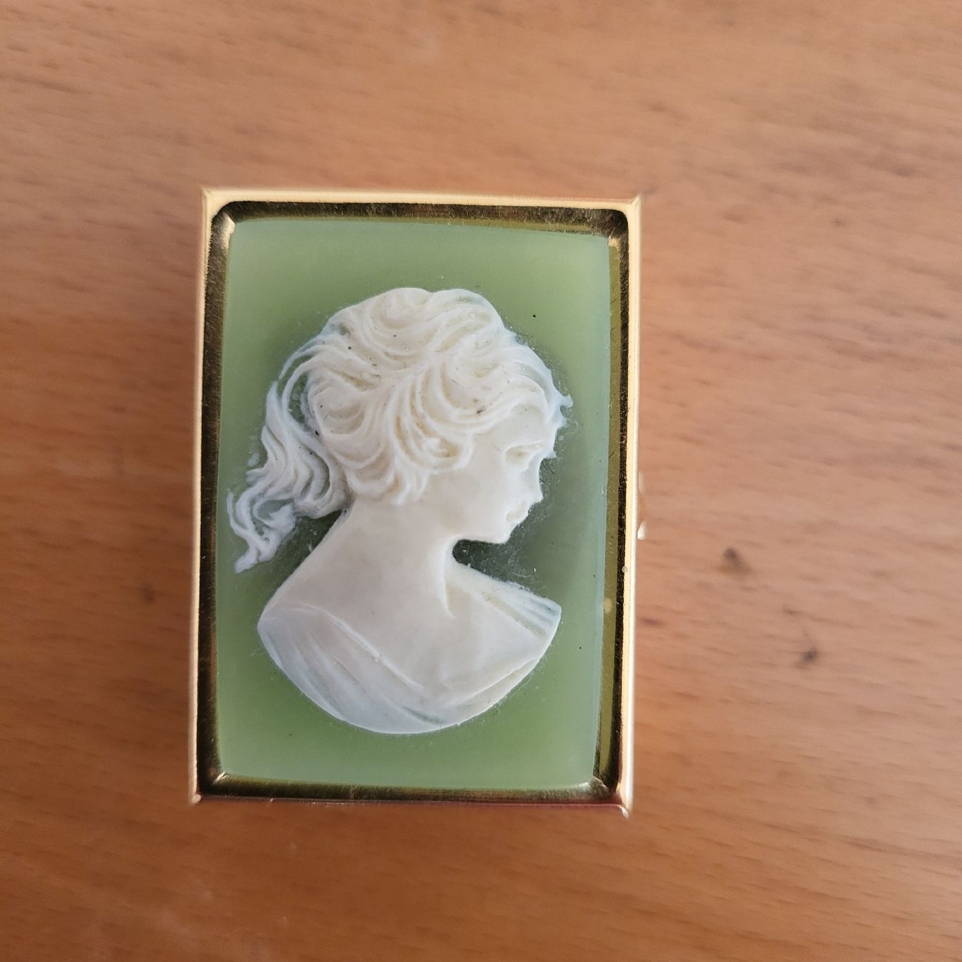 Statuette: Kamee Dame Vintage – Usato da Binningen venduto da Hofka64