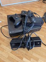 Xbox One avec kinect et 2 manettes