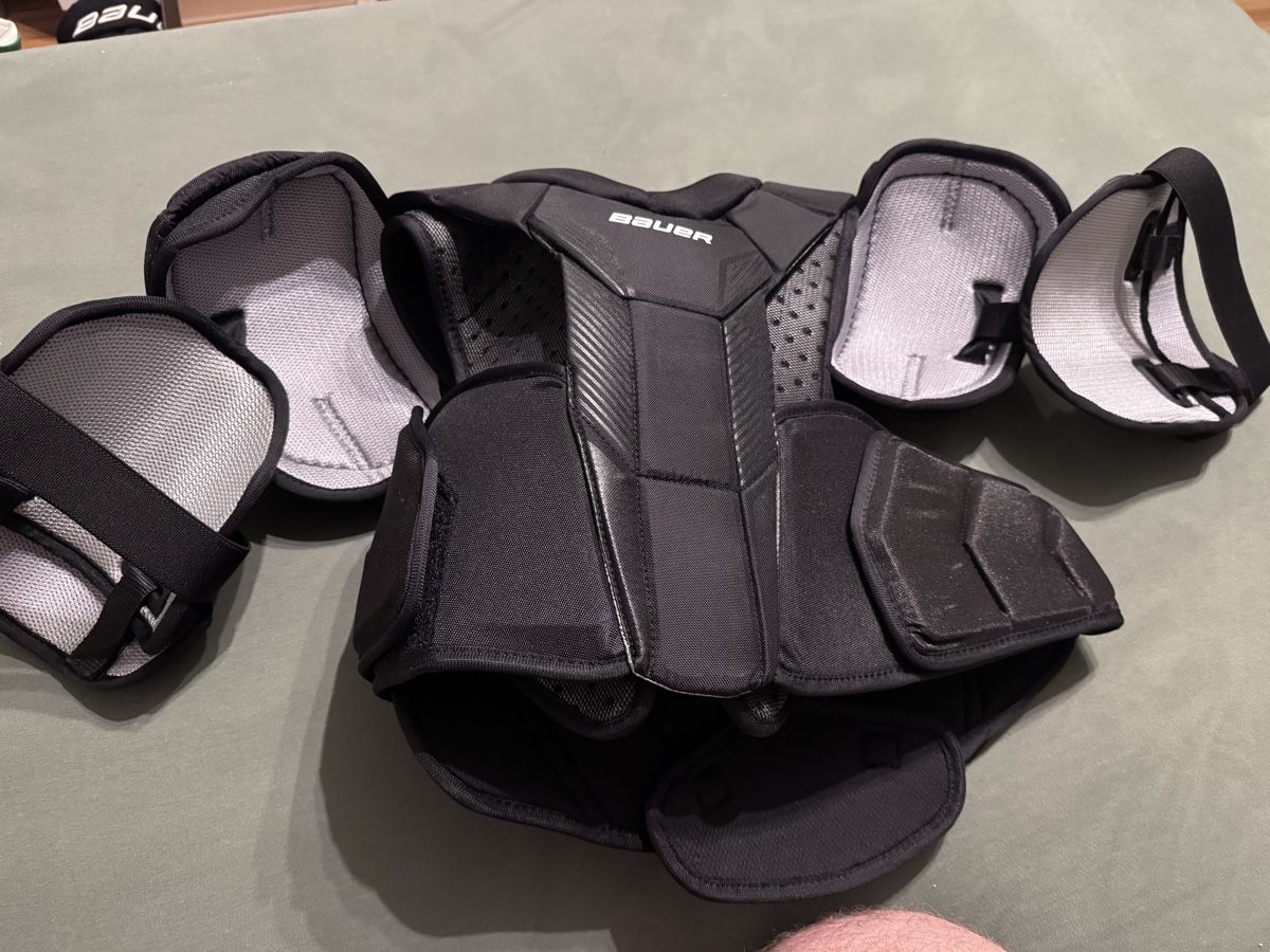 Bauer Protezioni & Imbottiture: Schulterprotektor Bauer Pro Series L/G Schwarz neu – Nuovo (secondo la descrizione) da Hettlingen venduto da ced_bbm2 1