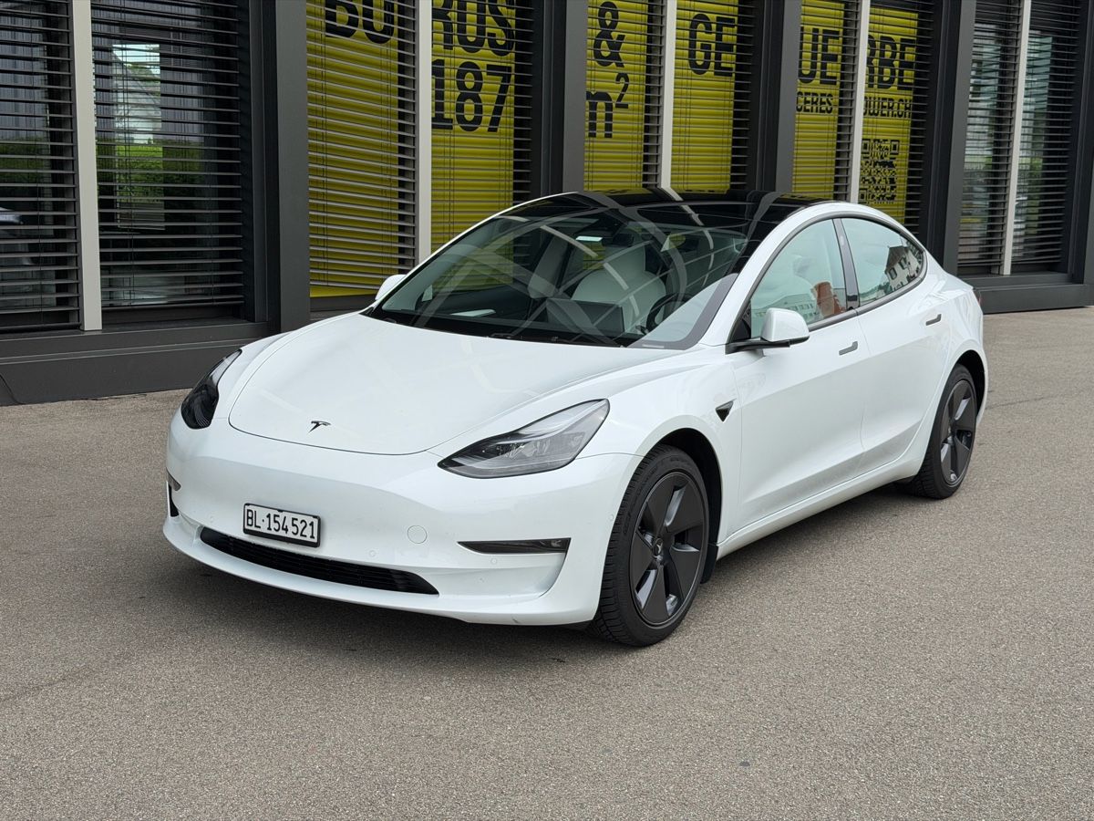 Tesla Automobili: Tesla Model 3 Longrange 2022 Weiss/Weiss – Usato da Pratteln venduto da FabianApp