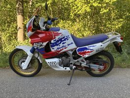 Motorrad Honda Africa Twin 750 rot weiss guter Zustand