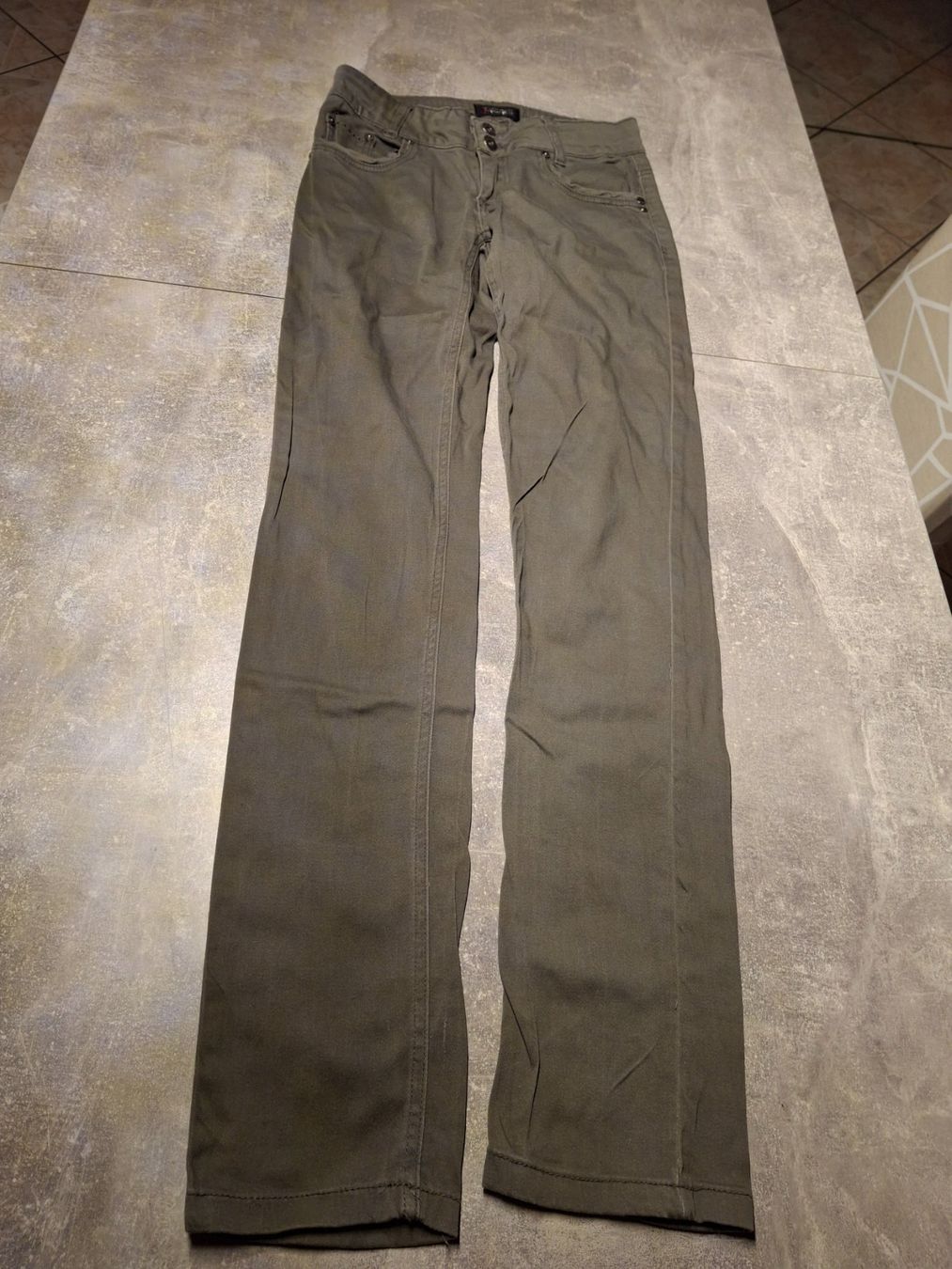 Pantaloni: Pantalon taille 34 marque Yendi 98% coton – Usato da Villiers venduto da san_jn5w