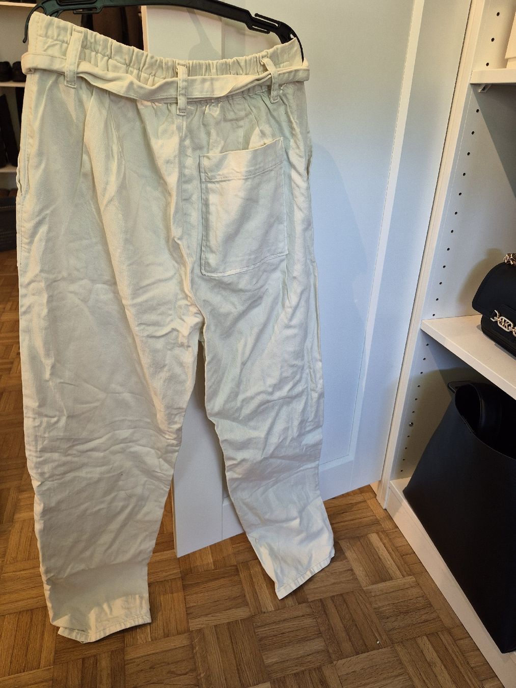 Pull&Bear Pantaloni: Trendige Sommerhose mit Bindegürtel, Beige, Grösse M – Nuovo (secondo la descrizione) da sissach venduto da maa_57j5 1