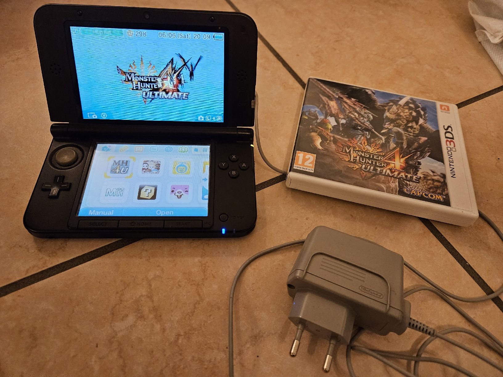 Nintendo Consoles: Nintendo 3ds + Monster Hunter 4 Ultimate – D'occasion à St-Légier-La Chiésaz par emi_c86b