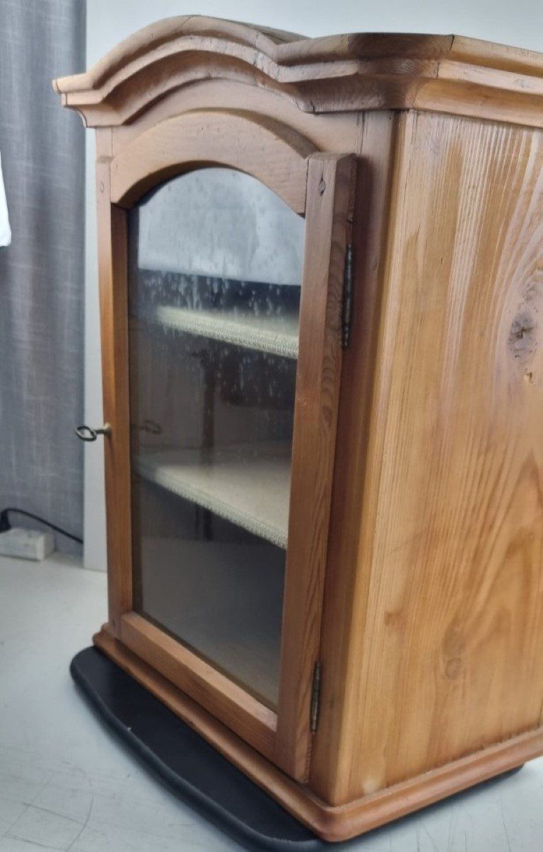 Vetrine: Wandschrank Vitrine Nussbaum braun – Usato da Flums venduto da Flumsantik 3