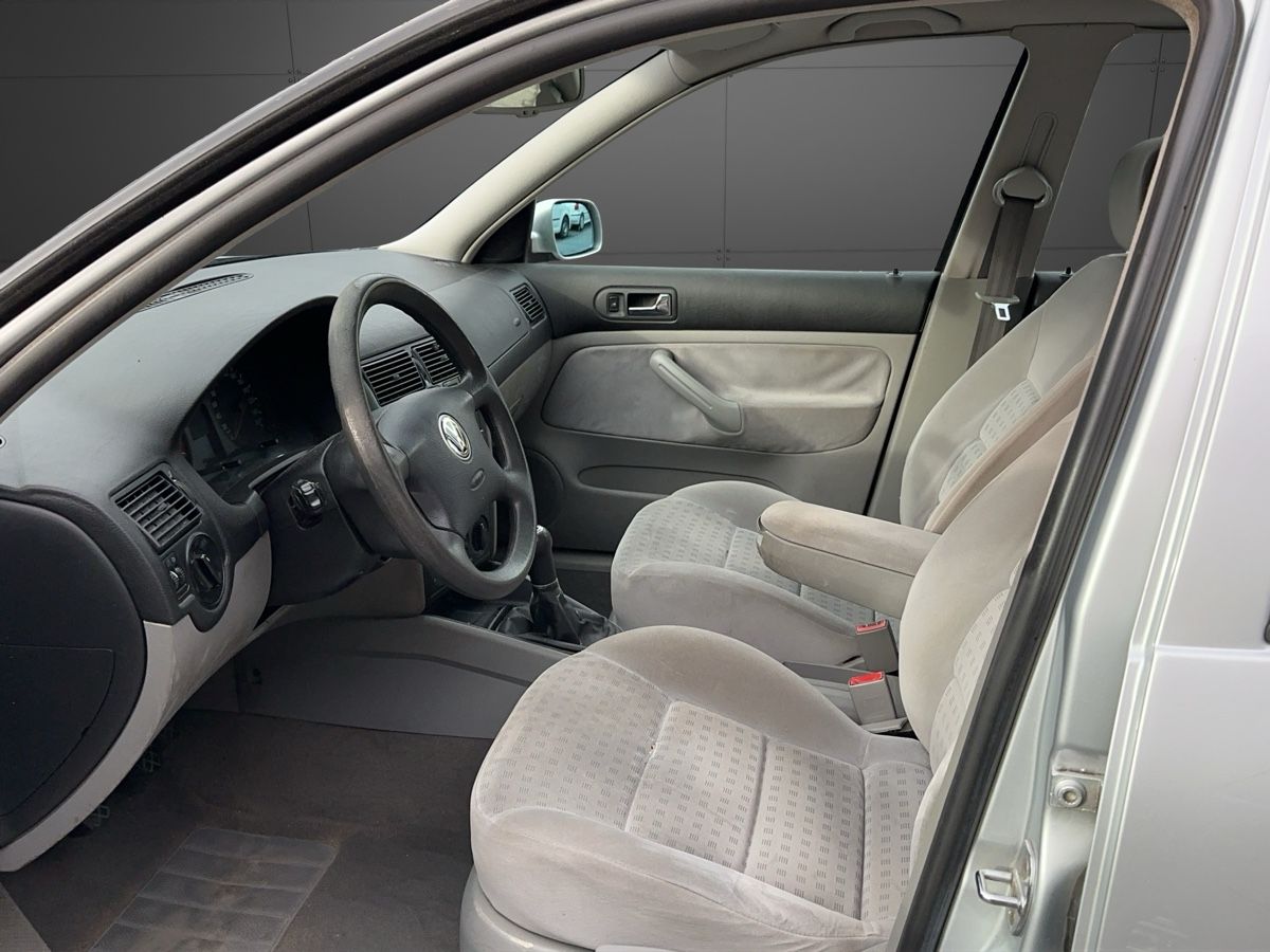 VW Autos: VW GOLF 2.0 8V 4x4 B04 ( Frisch ab MFK ) Ab 1 CHF 🔥 – Gebraucht aus Oensingen von  5