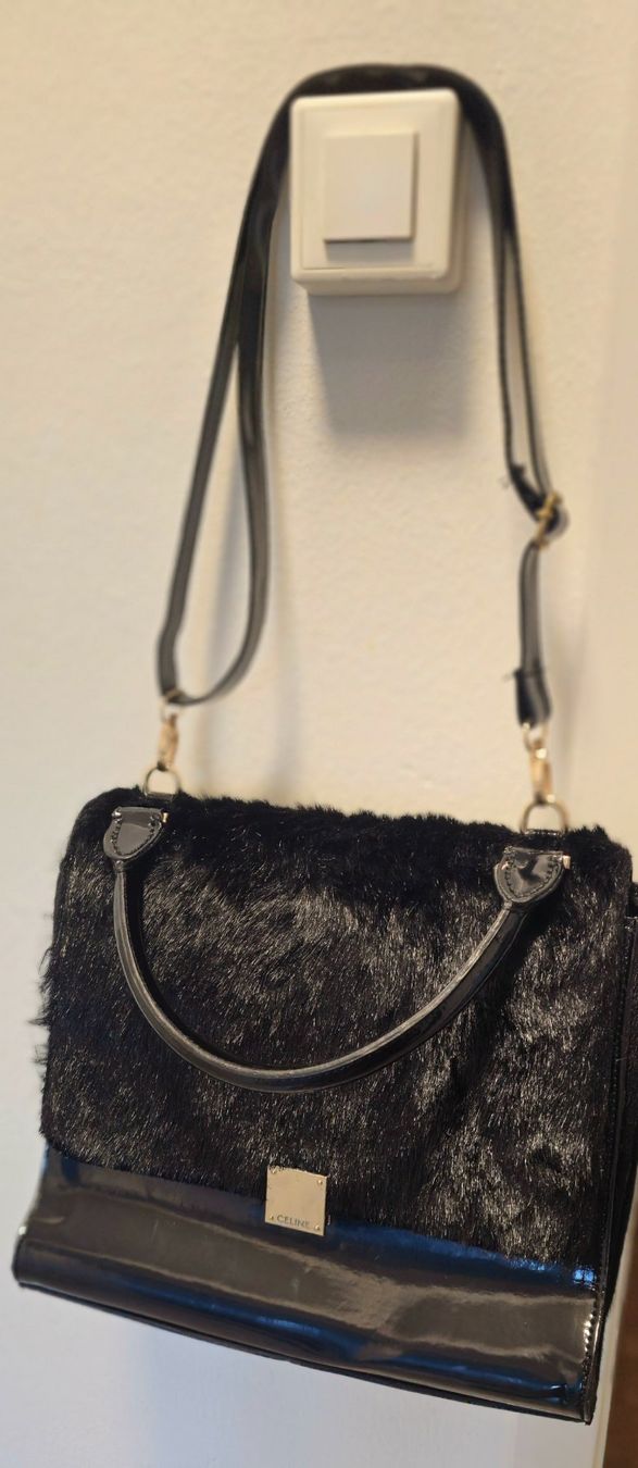 Taschen für Damen: Lack/Kunstfell Hand-/Umhängetasche schwarz – Neu und originalverpackt aus Luzern von TausendD 8