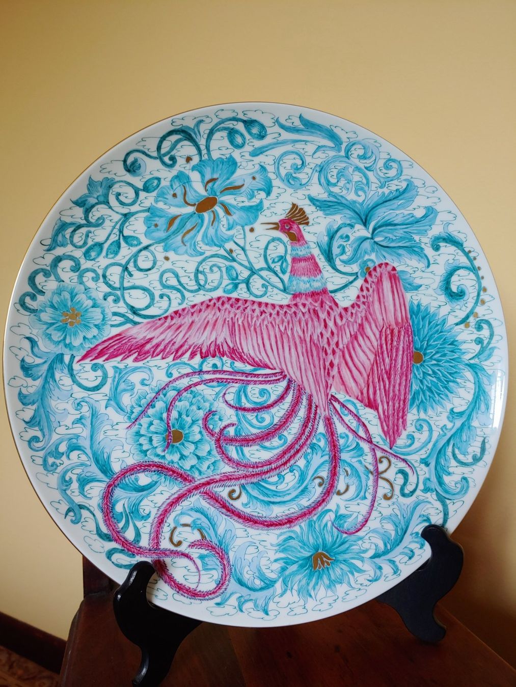 Piatti: Großer handbemalter Teller mit Phönix-Design – Usato da Chiasso venduto da Orientart 1
