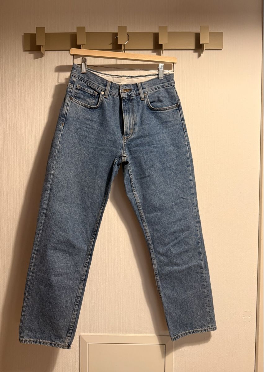 Cos Jeans: Jeans COS bleu taille 36 – D'occasion à Monnaz par MDVintage