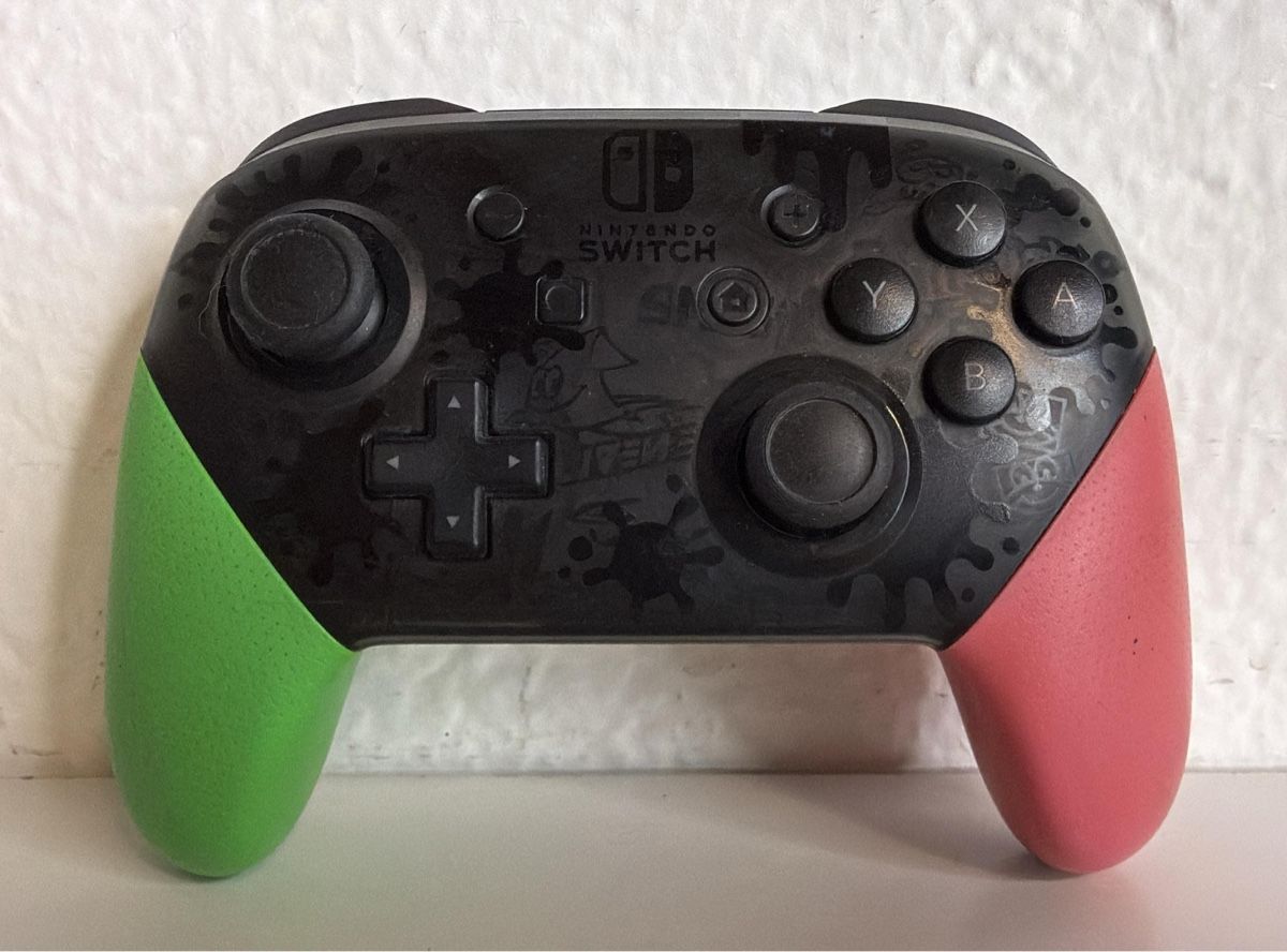 Nintendo Controller: Nintendo Switch Pro Controller - Splatoon Edition – Usato da Ehrendingen venduto da bubulence