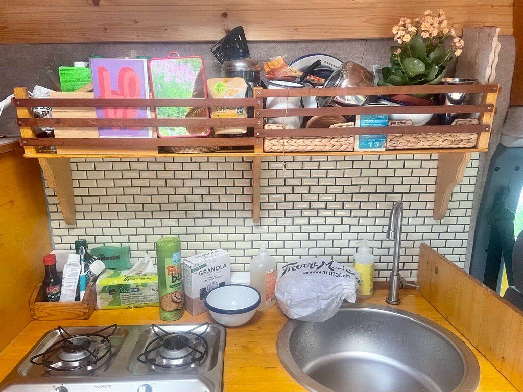 Ford Véhicules de camping: Selbstausgebauter Ford Transit Camper – D'occasion à Zürich par jud_yg79 2