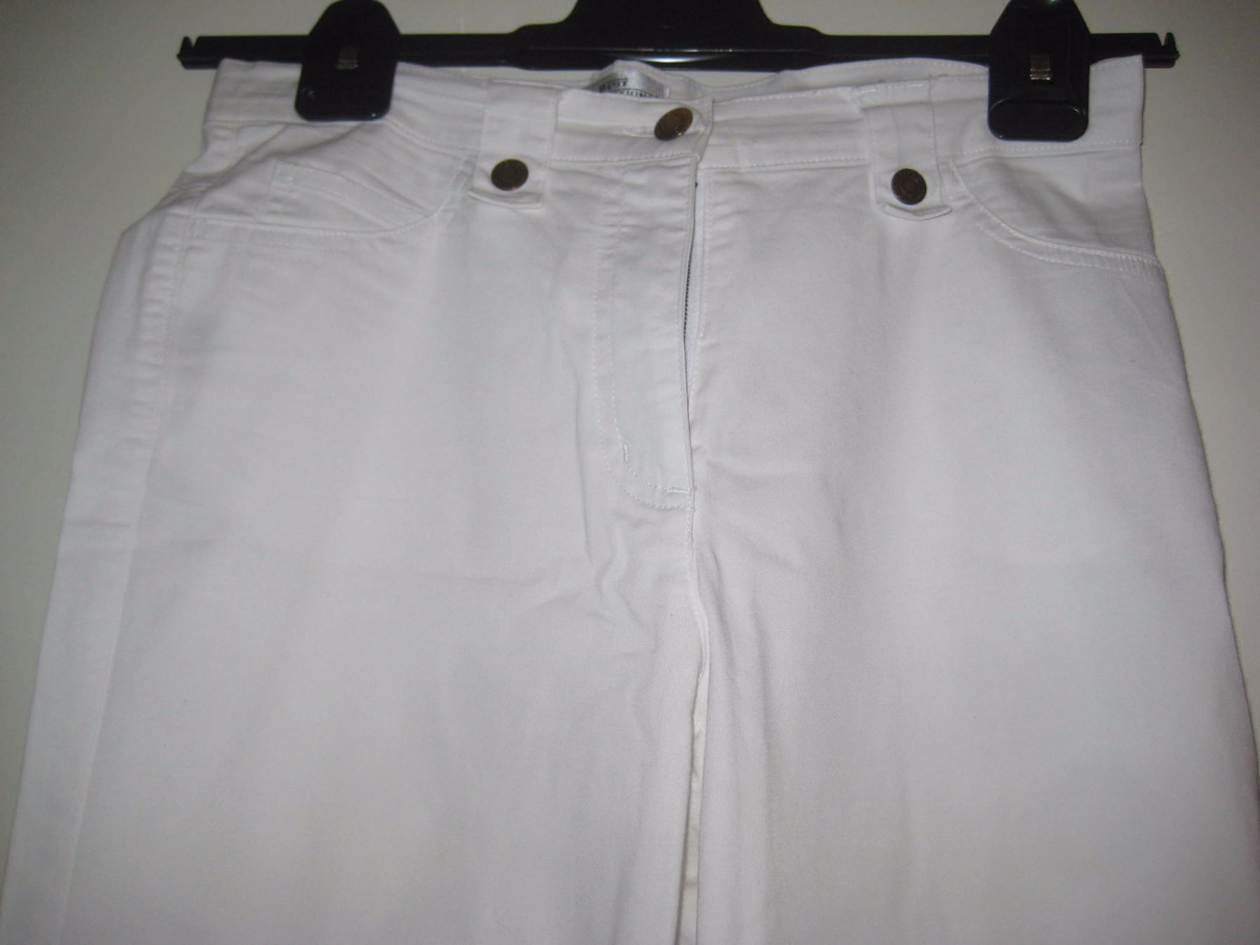 Pantaloni: DAMEN HOSE – Usato da Uster venduto da flocke1 1