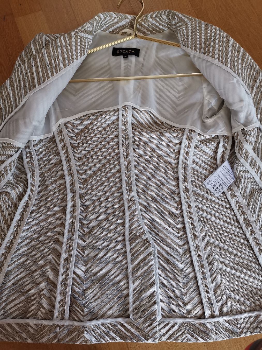 Escada Vestes: Toller Escada Blazer – D'occasion à Uerikon par pink_flamingo 2