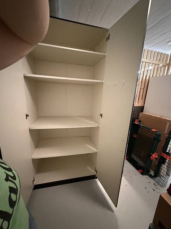 Schränke: Kleiderschrank – Gebraucht aus Inwil von kel_df7w 1