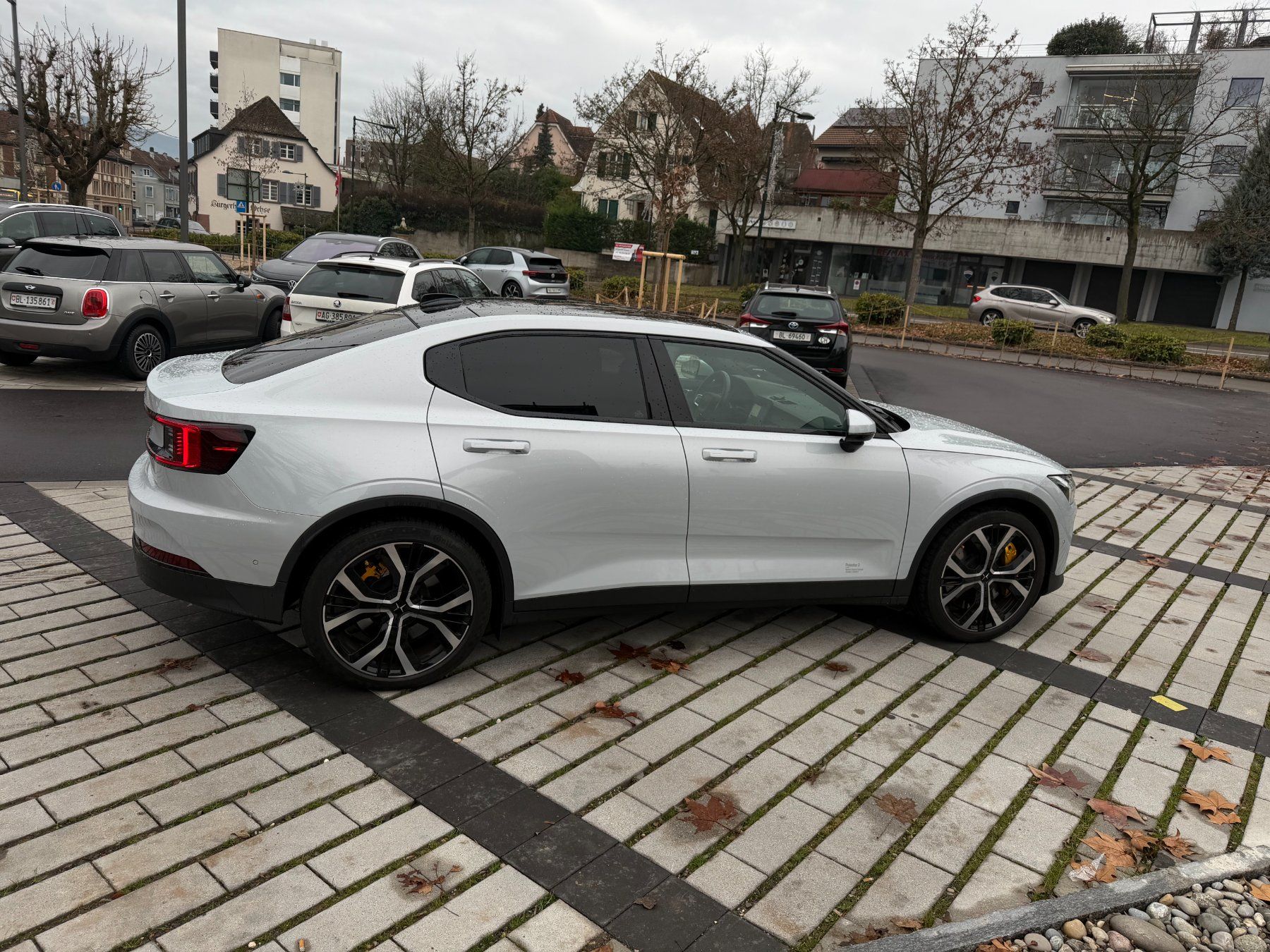 Polestar Automobili: Polestar 2 Long Range Performance / 476 PS / Vollausstattung – Usato da Basel venduto da amsti54 4