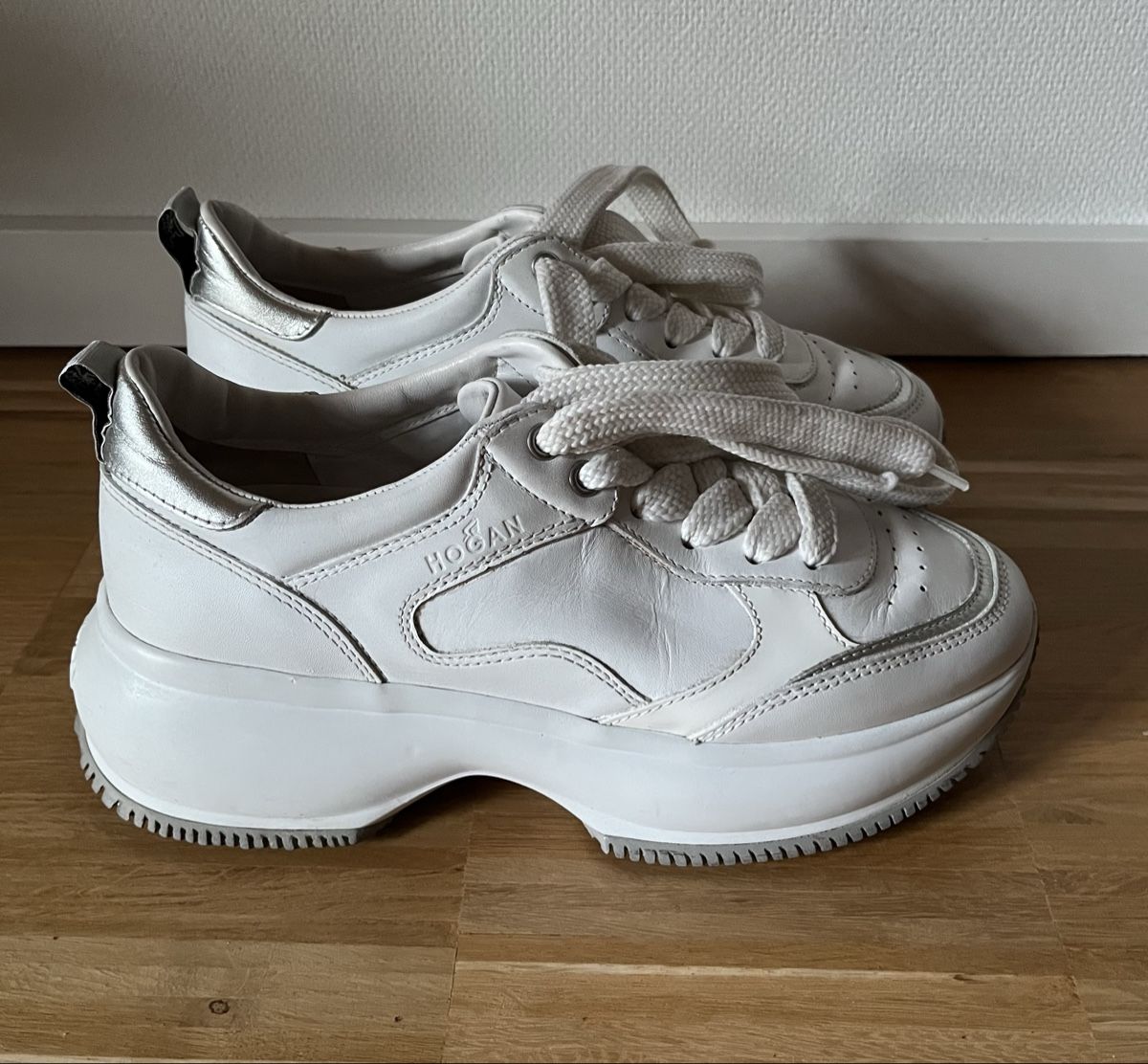 Hogan Scarpe da donna: Hogan Sneaker Turnschuhe Original 38 – Nuovo (secondo la descrizione) da Zürich venduto da kat_2s7f