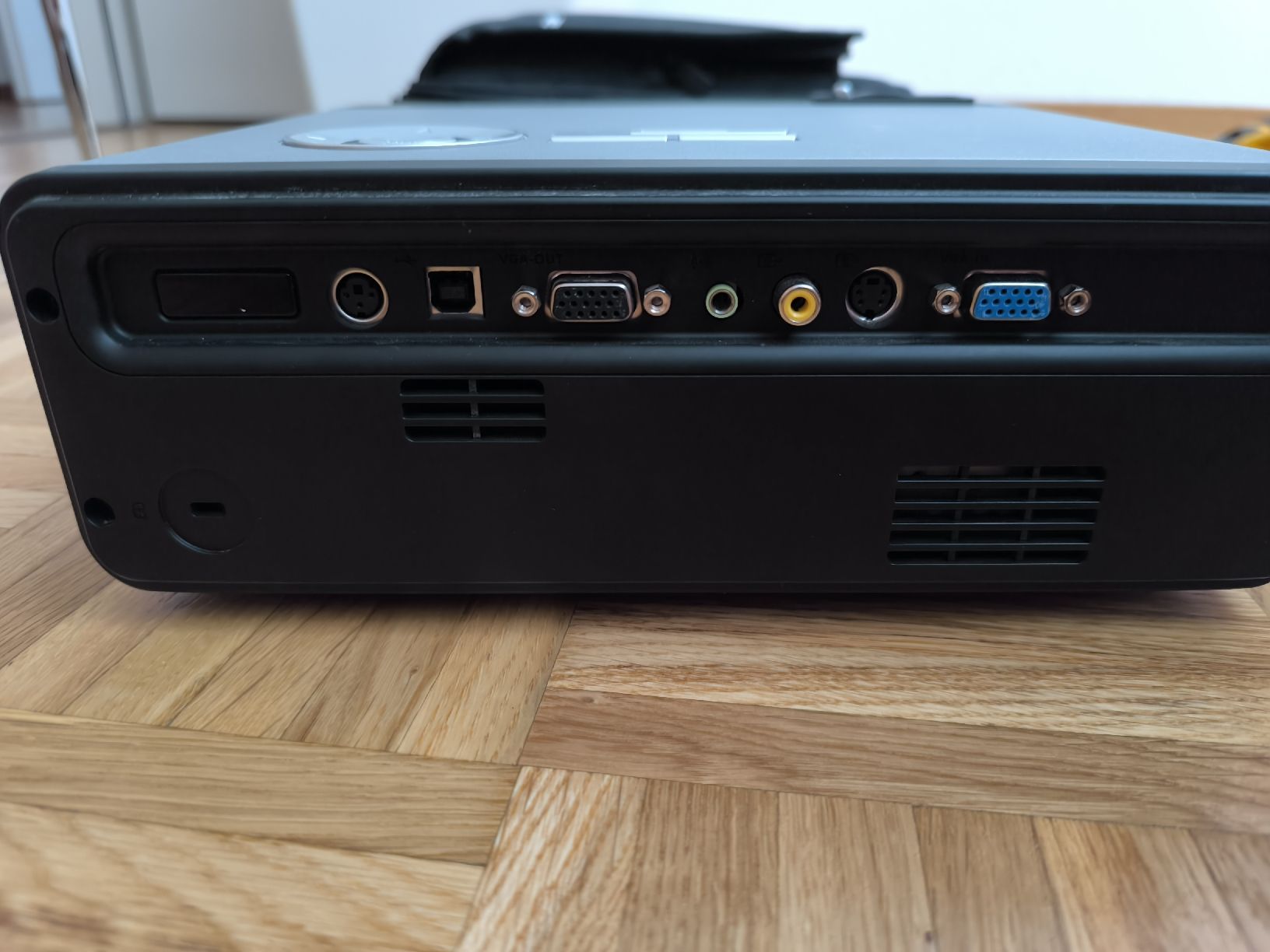 Acer Videoprojektoren: Projecteur acer pd523 – Gebraucht aus Penthalaz von Panzerwagen 1