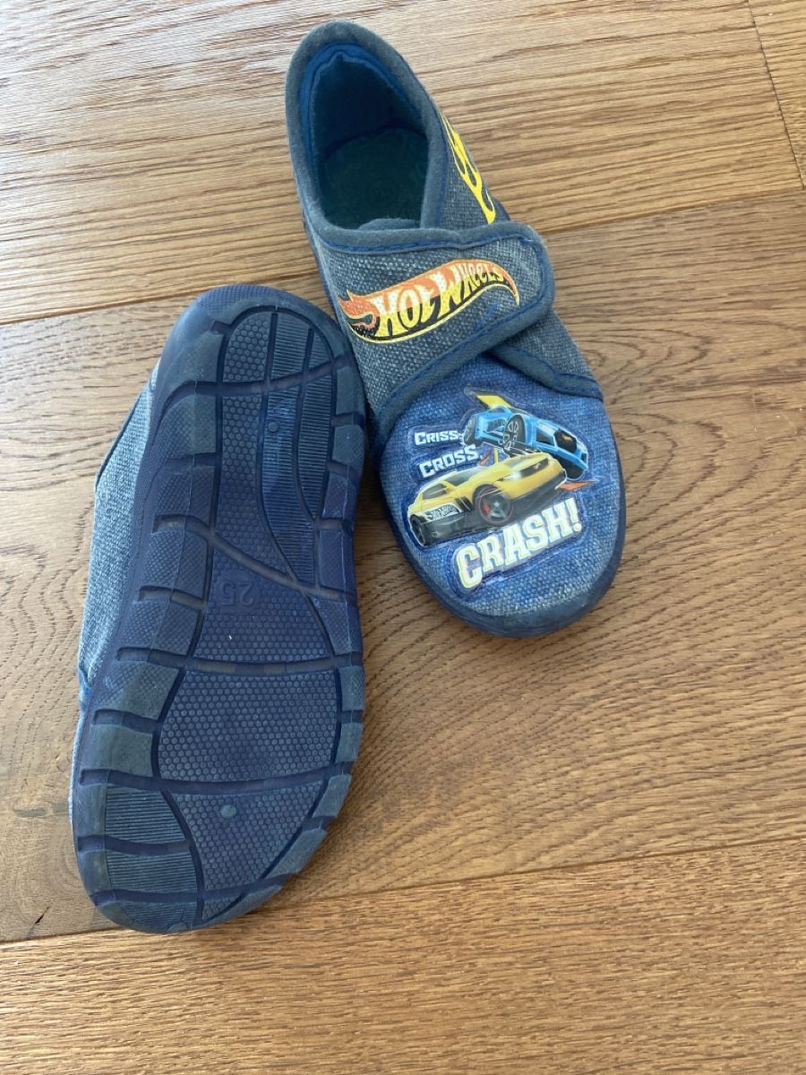 Scarpe per ragazzi: Finken / Hausschuhe Gr. 25 – Usato da Pratteln venduto da Nala78 1
