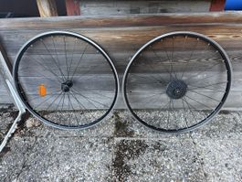 28” road bike wheels