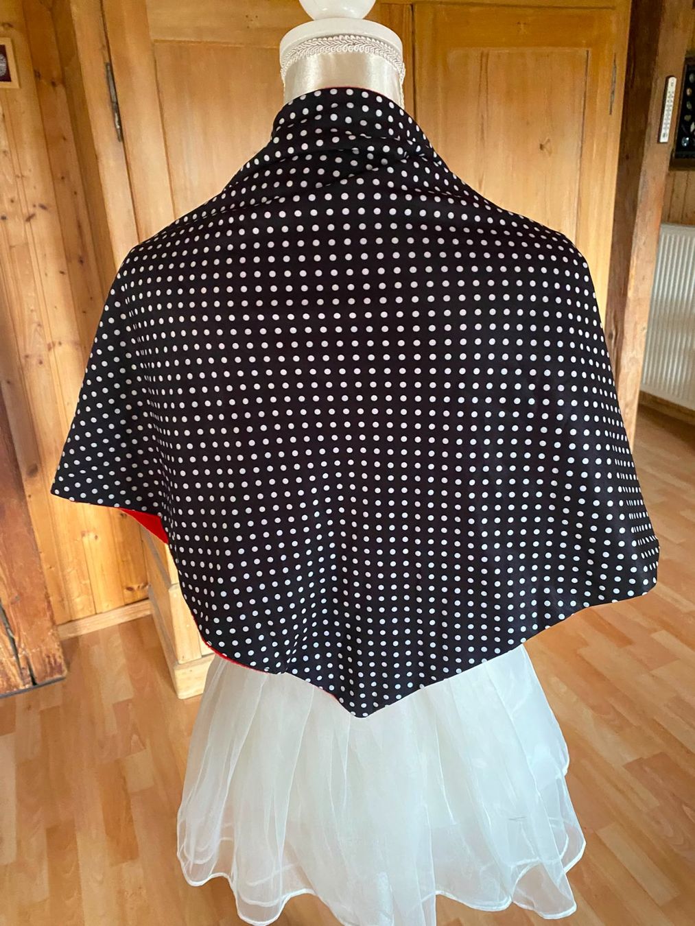 Foulards & écharpes: Hübsche Schals – D'occasion à Röschenz par Tashroal 5