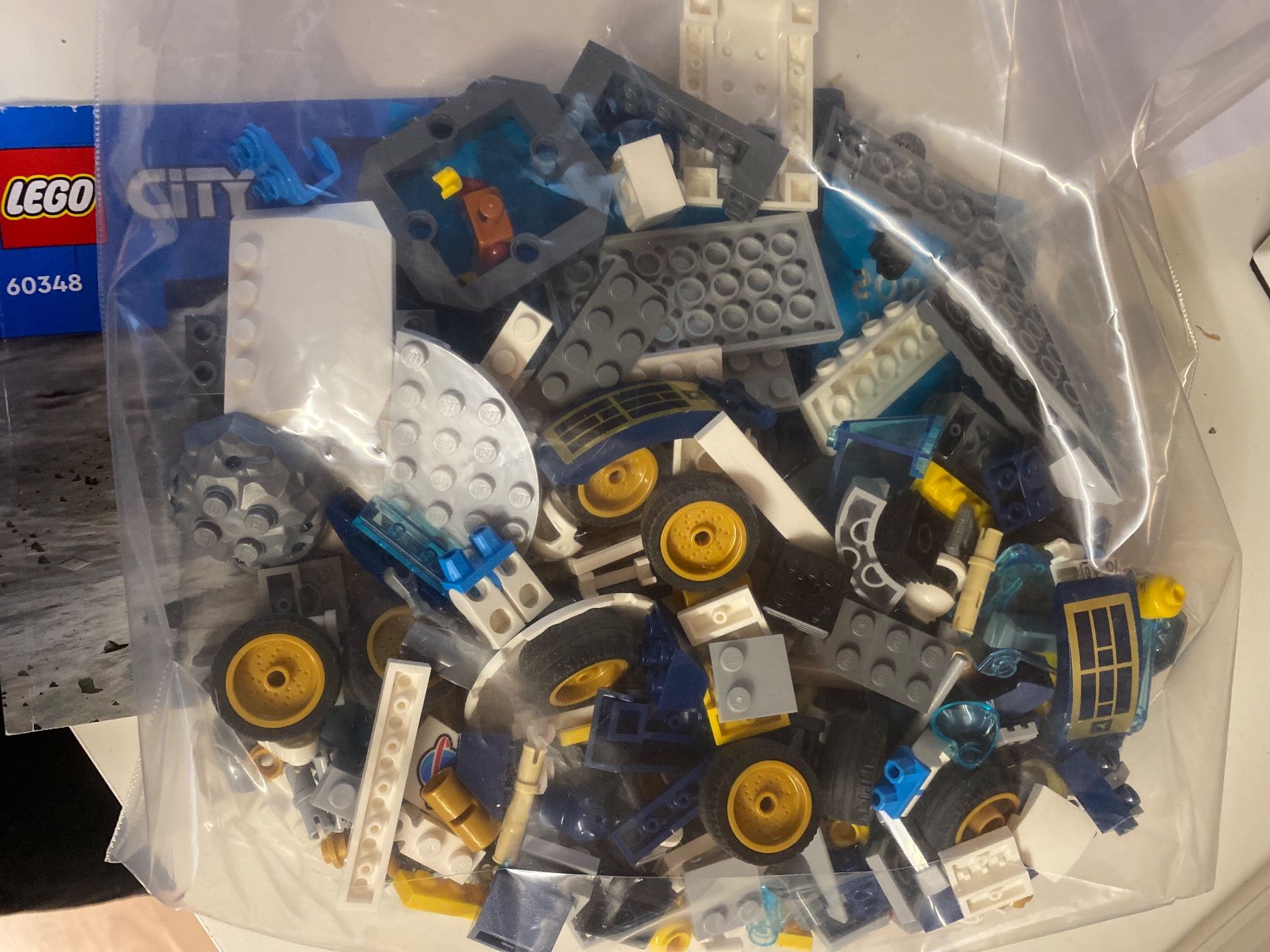 Lego Baukästen: LEGO City 60348 - Base lunaire mobile - – Gebraucht aus Le Brassus von cinema13 1