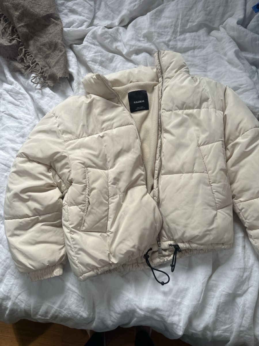 Pull&Bear Jacken: Puffer jacke baige – Gebraucht aus Zürich von Nojemu