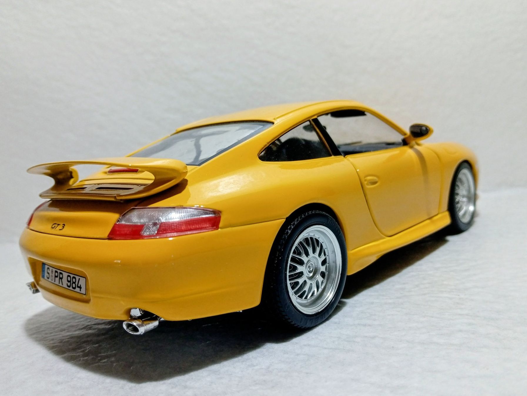 Bburago Modellautos: Porsche Carrera 911  GT3   1987 – Neu (gemäss Beschreibung) aus Huttwil von Secondtrain 1