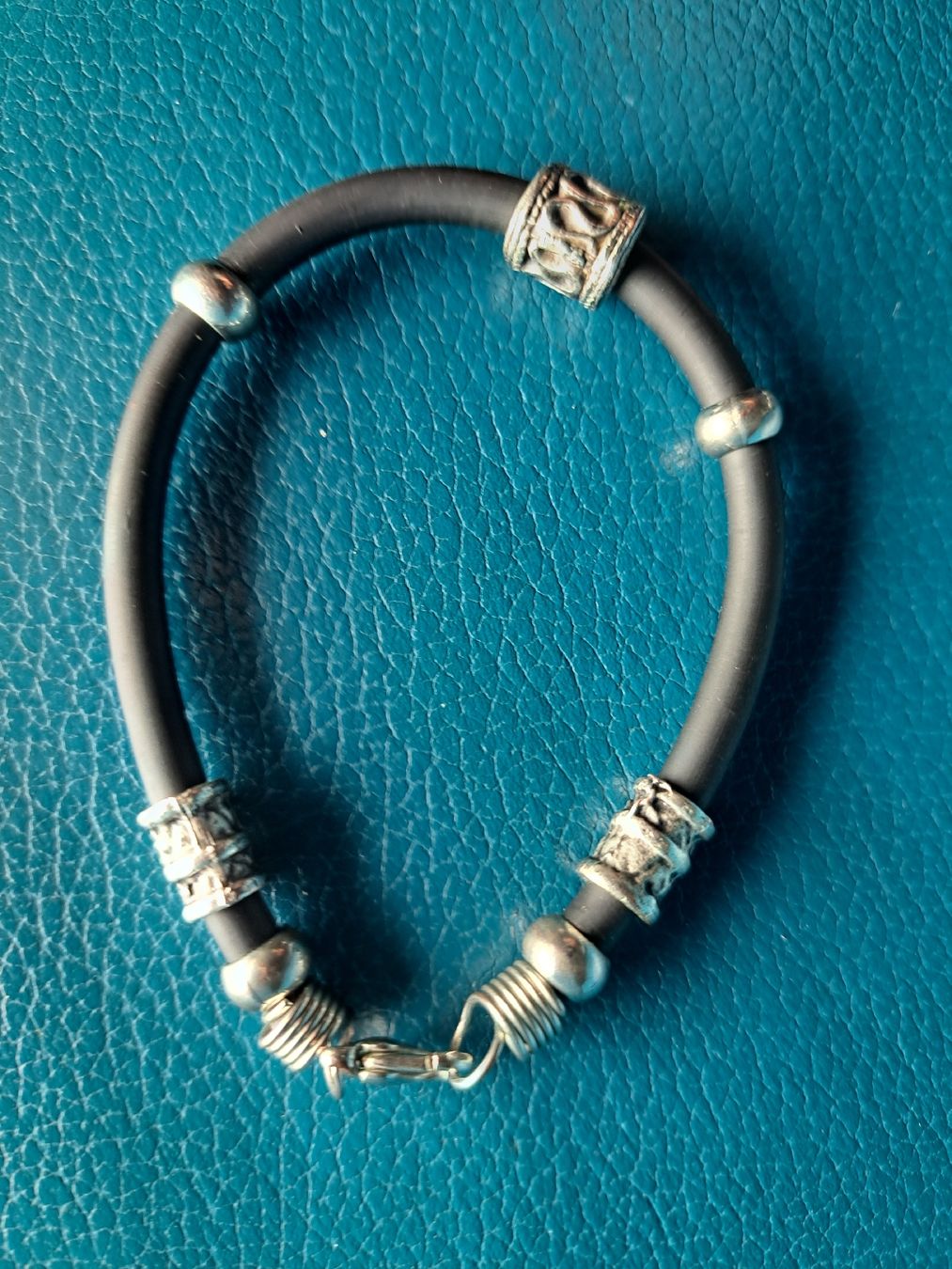 Bracciali & Braccialetti: Armbändeli – Usato da Basel venduto da DesireeYaDa 2