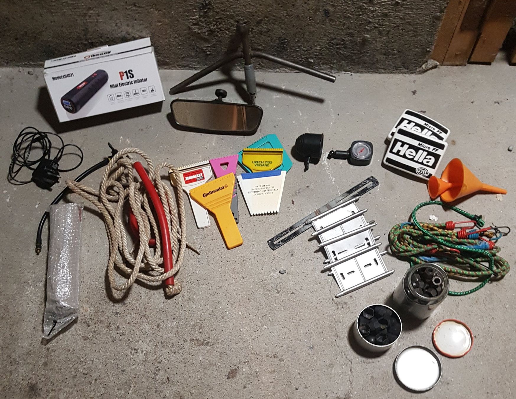Tutti pezzi di ricambio auto: Autozubehör / Autoteile u. Oasser Luftkompressor – Usato da Neuchâtel venduto da Blondy_73