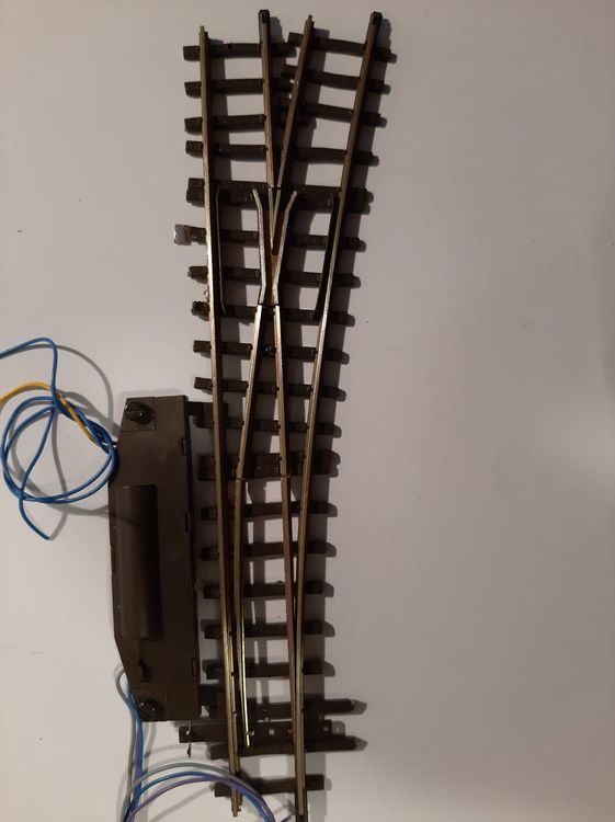 Bemo Modelleisenbahnen: Bemo H0m 4206 000 elektrische Weiche rechts 12° – Gebraucht aus Thun von Schwarzsee48 1