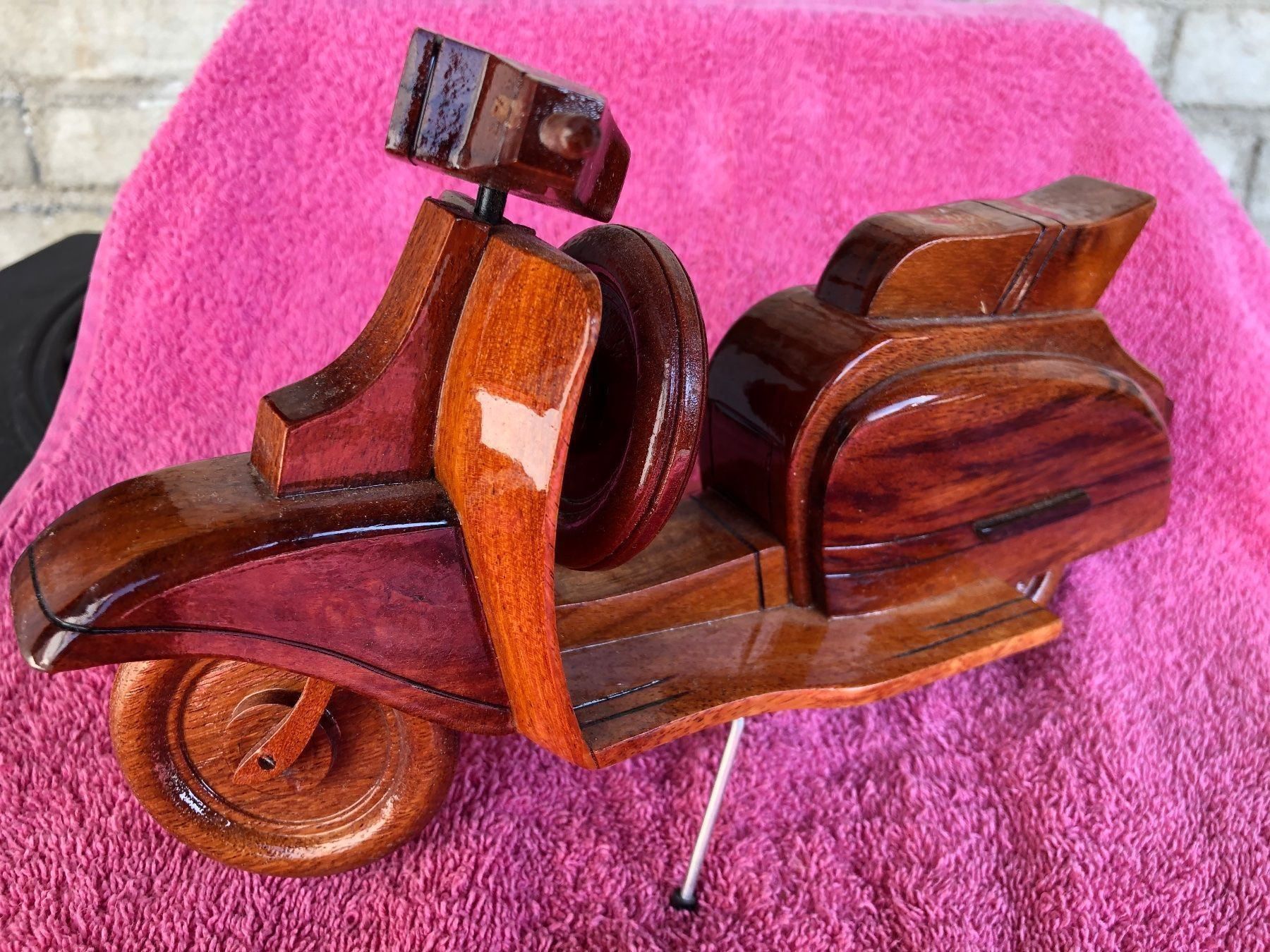 Modellbausätze & Standmodelle: Vespa holz Piaggio italia classic – Neu (gemäss Beschreibung) aus Reinach AG von rares75