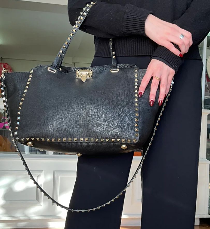 Valentino Taschen für Damen: Valentino Rockstud Tote - medium - like new – Neu (gemäss Beschreibung) aus Zürich von Benutzername-B
