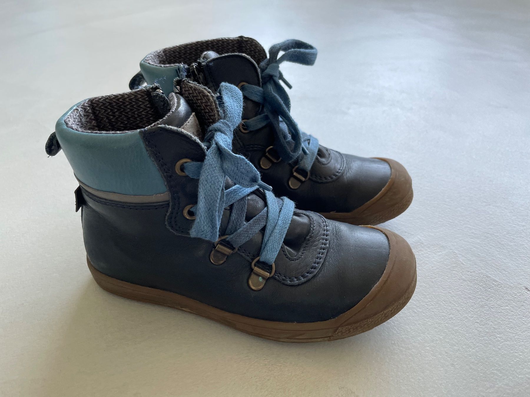 Herrenschuhe: Leichte Winterschuhe, 30 – Gebraucht aus Siebnen von Nulu12