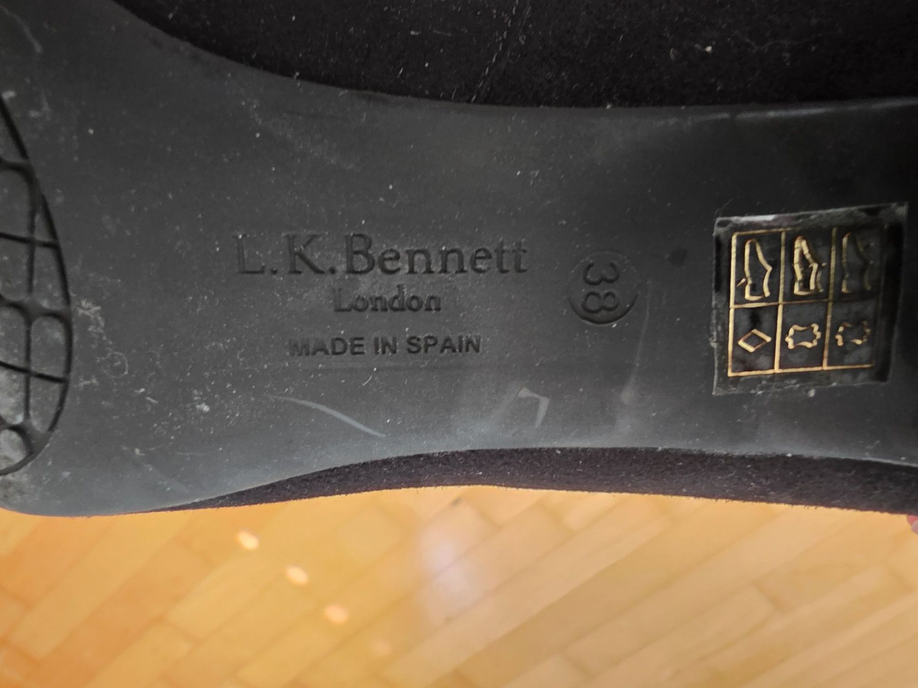Scarpe da donna: L.K. Bennett Pumps schwarz Groesse 38 Wildleder – Nuovo (secondo la descrizione) da Winterthur venduto da Marcello66 3