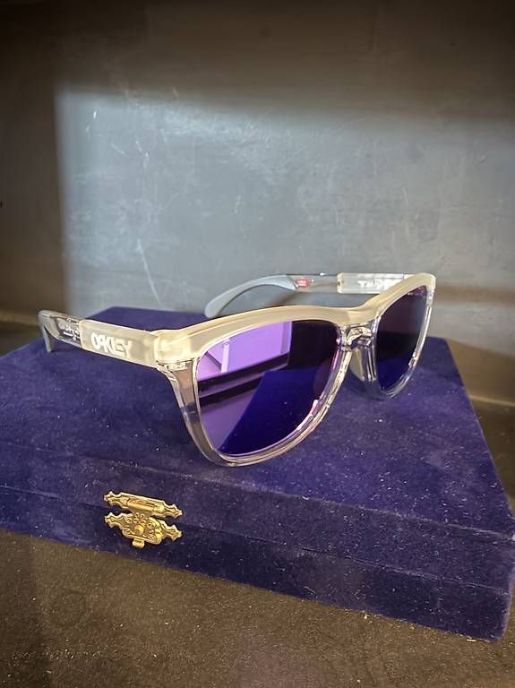 Brillen & Gläser: Neu Oakley Frogskins – Gebraucht aus Rüti ZH von Olivia0909