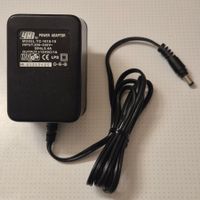 Steckernetzteil 15V 1A (5.5 mm) - YHi YC-1015-15 (Getestet)