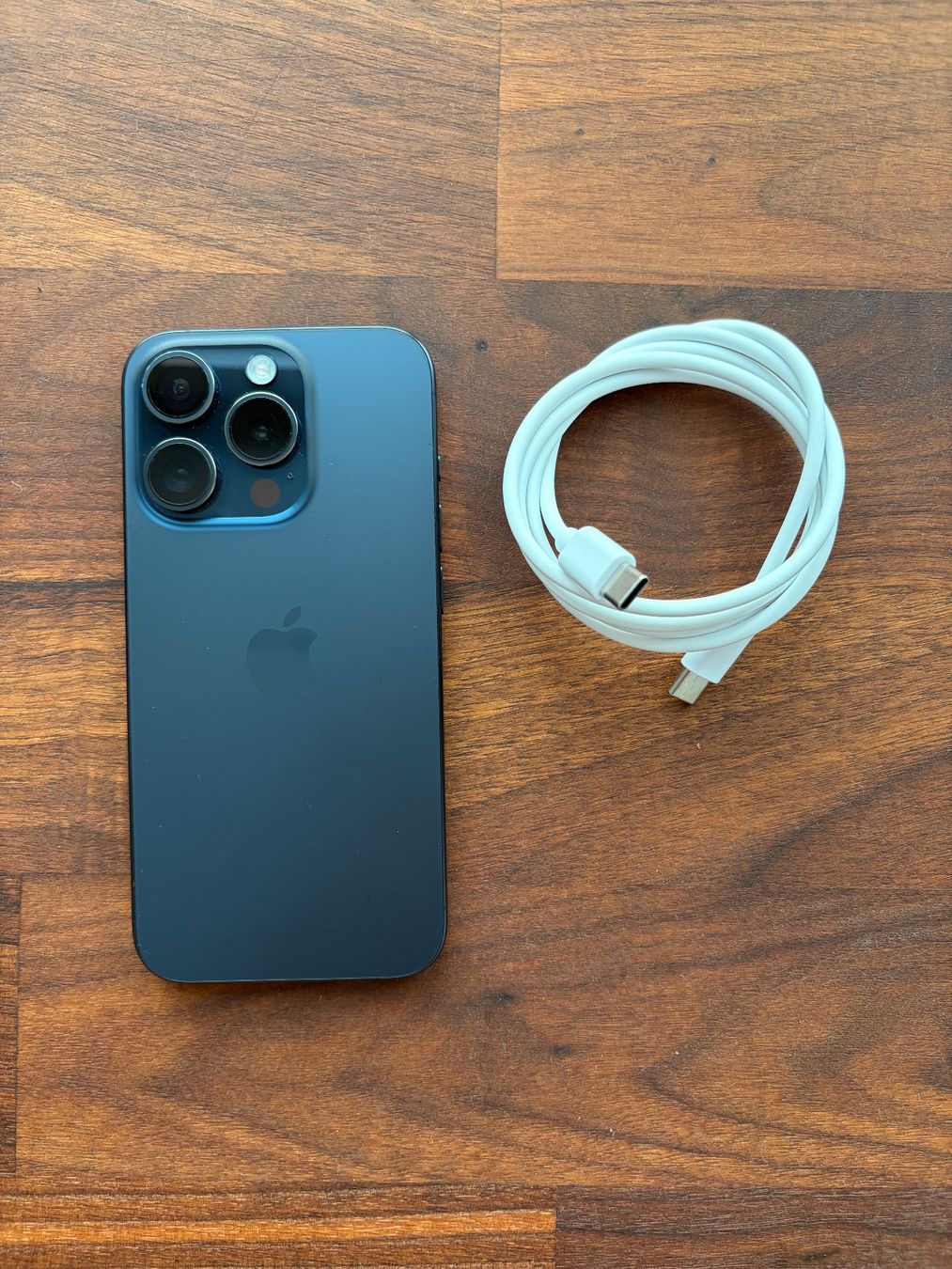 Apple Portables: iPhone 15 Pro 128 GB – D'occasion à Luzern par Startrader1976 2