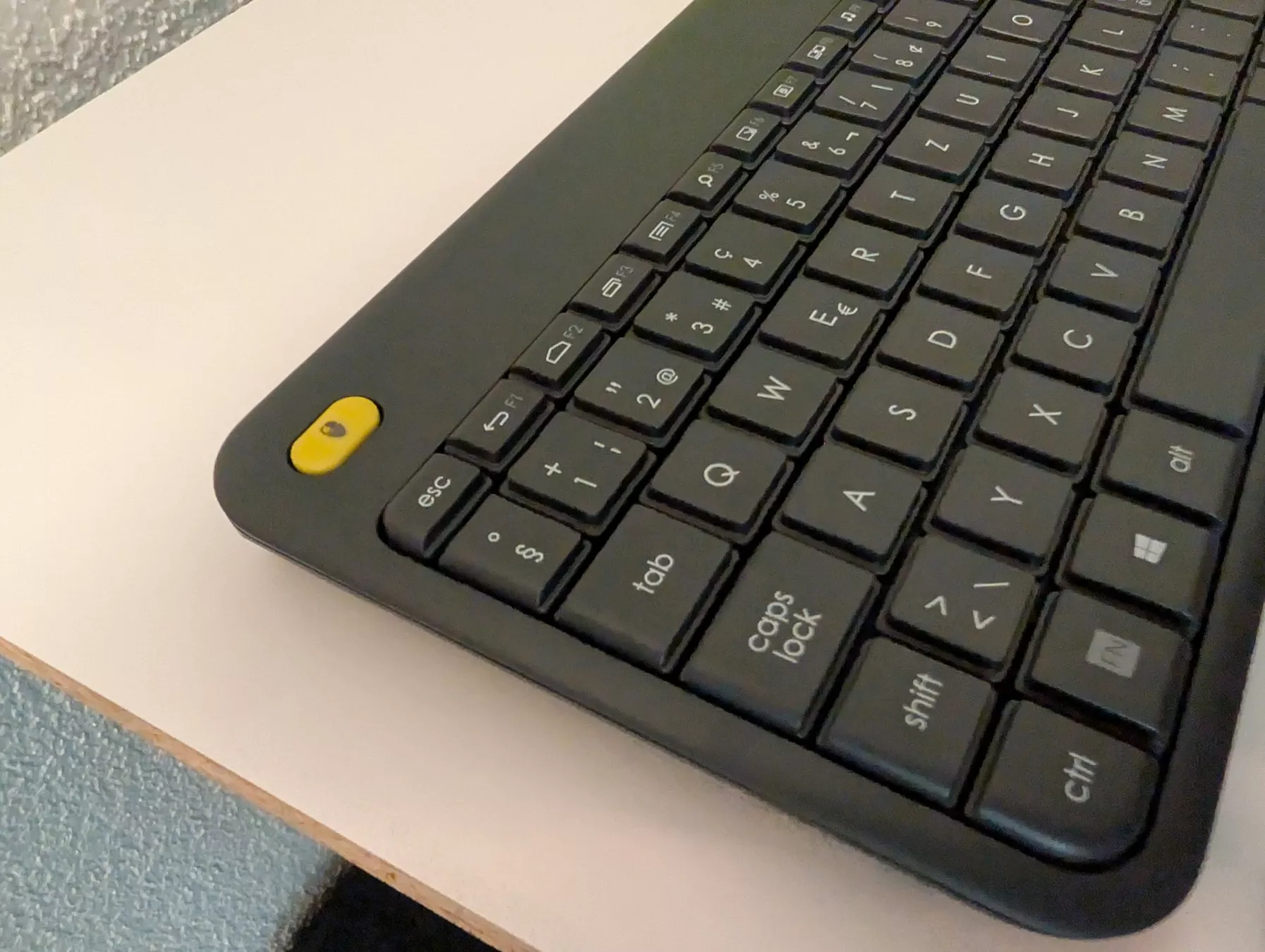 Logitech : Logitech Wireless Touch Keyboard K400 PLUS mit Touchpad Maus – Neuf avec emballage d'origine à Thun par Freeduu 2